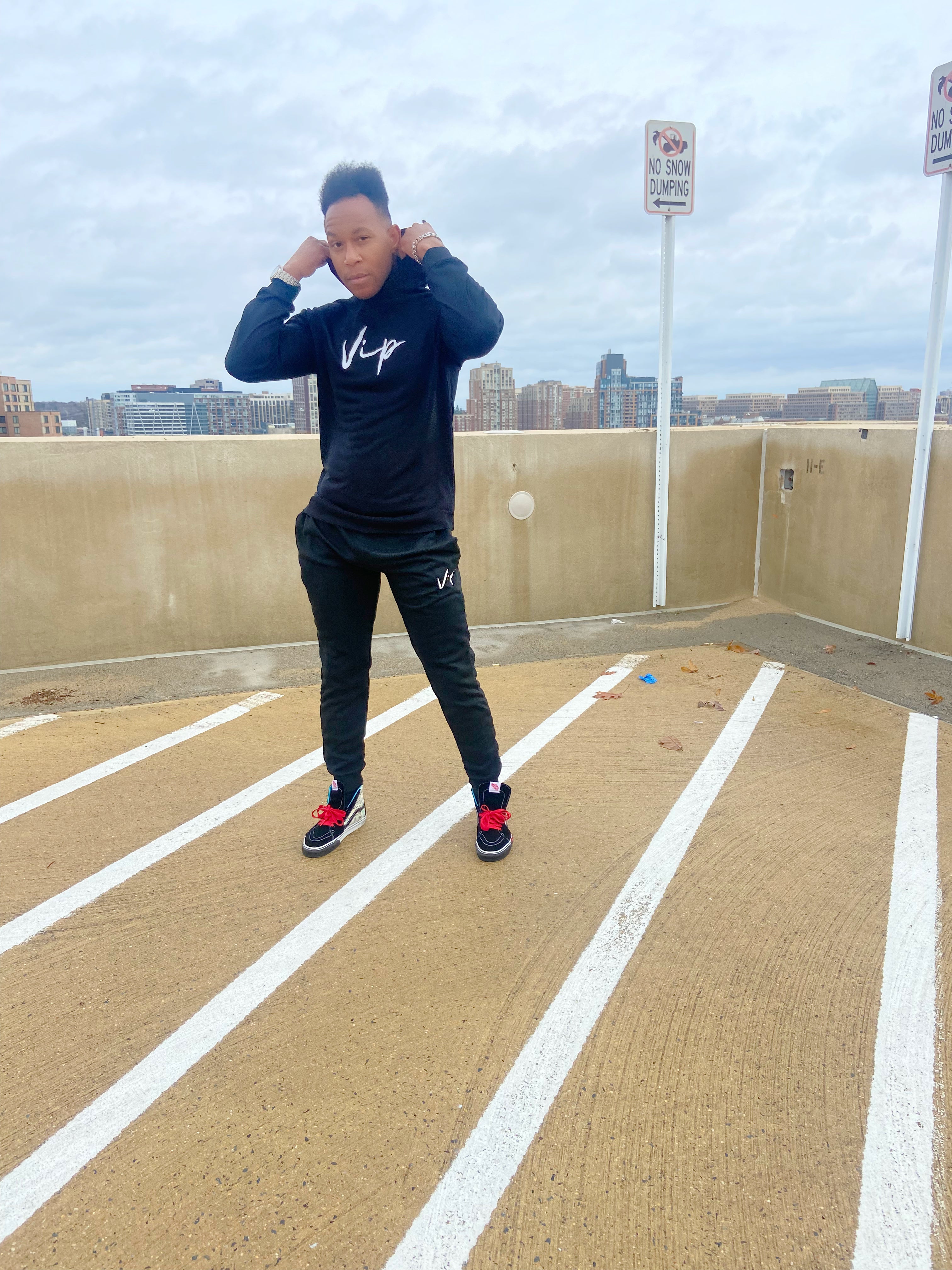 VIP SIGNATURE TRACK SUIT BLACK