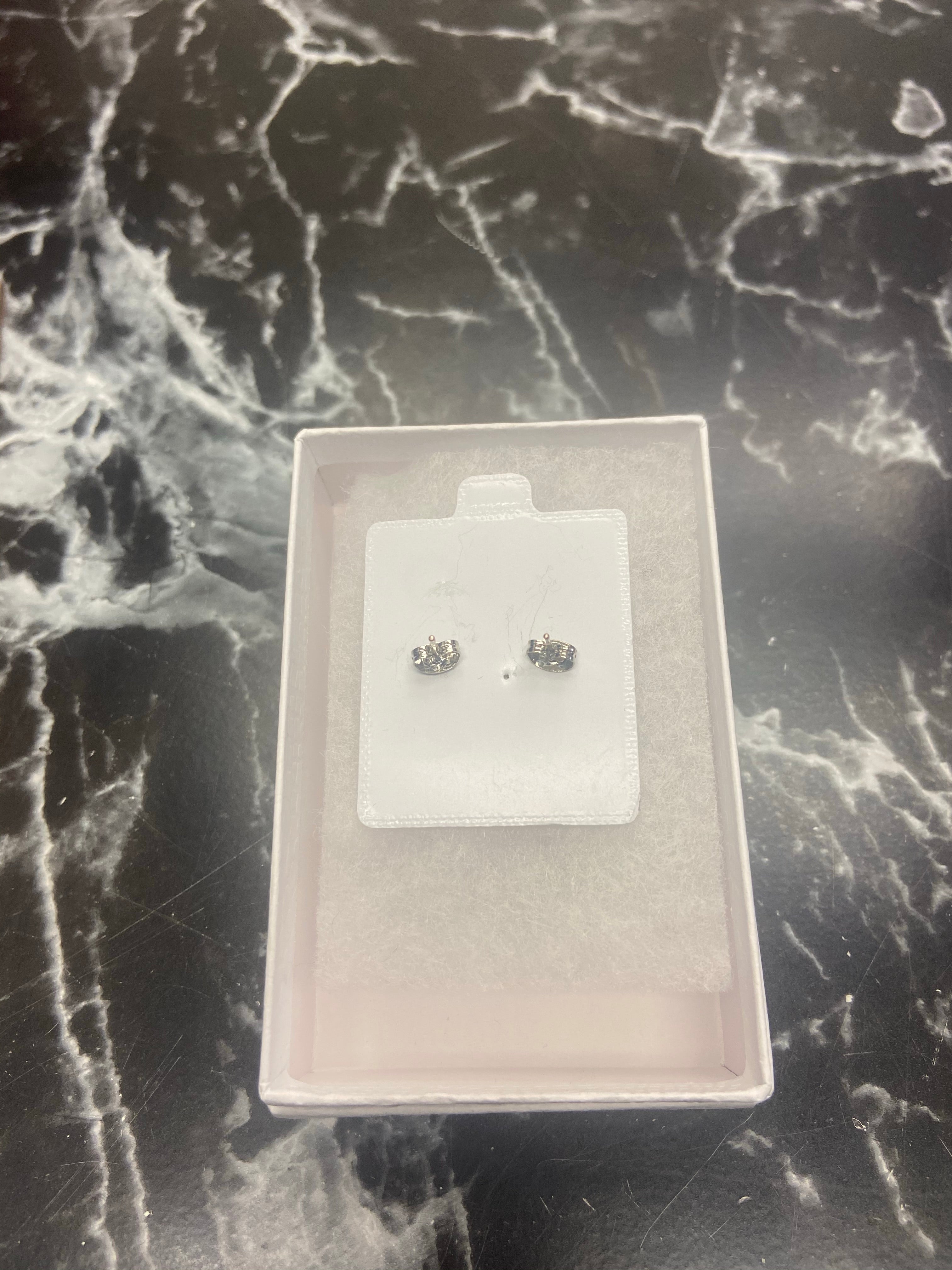 CLASSY & CHIC EARRINGS