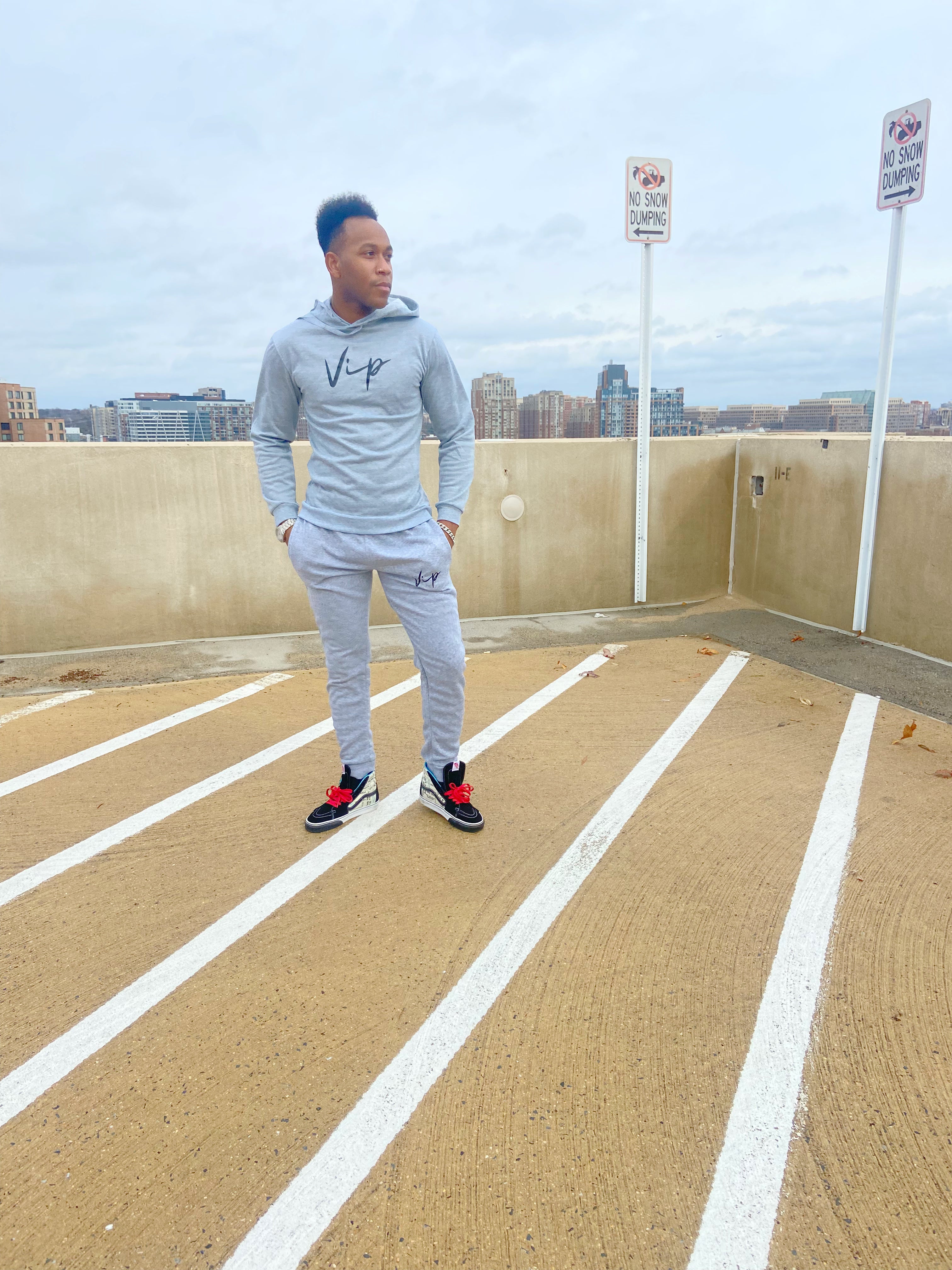 VIP SIGNATURE TRACKSUIT GREY